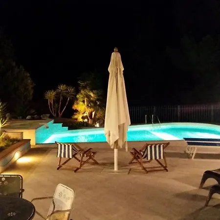 Monica - Uso Esclusivo טרני