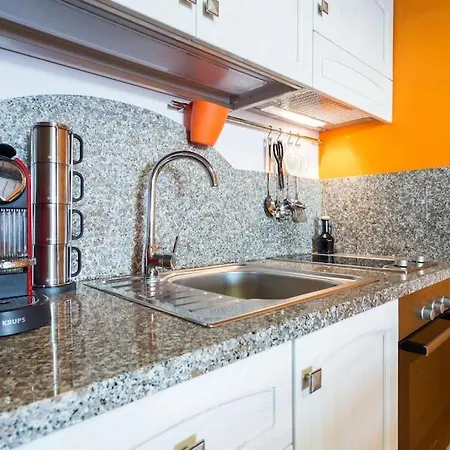 Monica - Uso Esclusivo * טרני