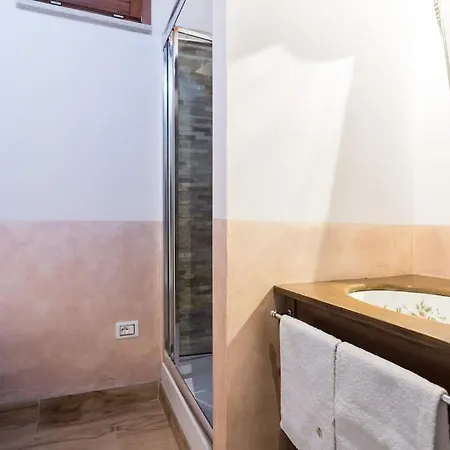 Monica - Uso Esclusivo * טרני